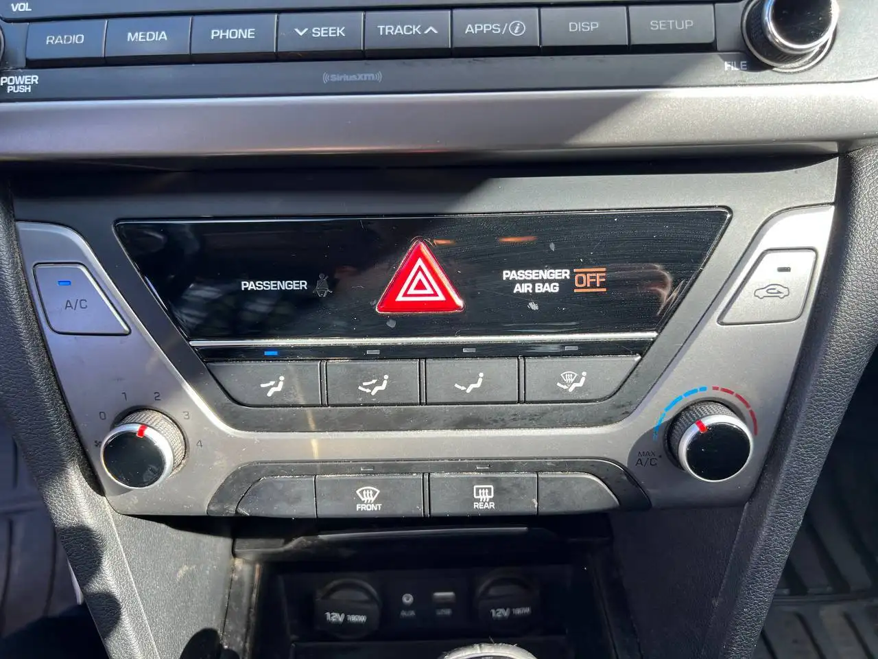 Hyundai ELANTRA снимка Hyundai ELANTRA