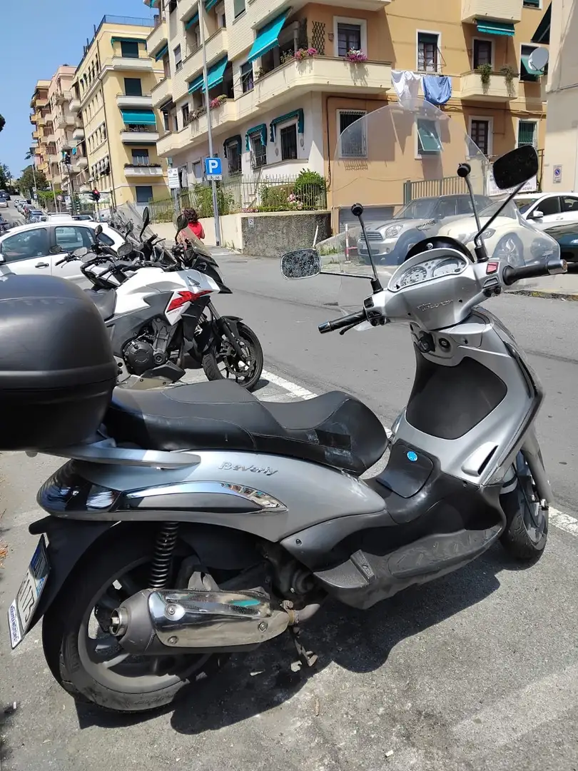 Piaggio Beverly 250 Zilver - 1