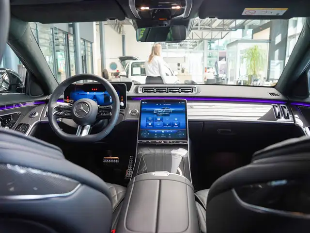Mercedes-Benz S-Class view 15