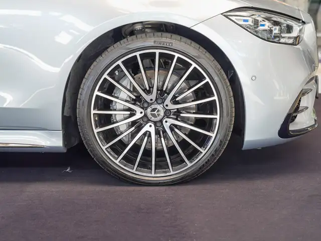 Mercedes-Benz S-Class view 2