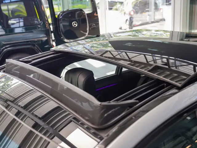 Mercedes-Benz S-Class view 7