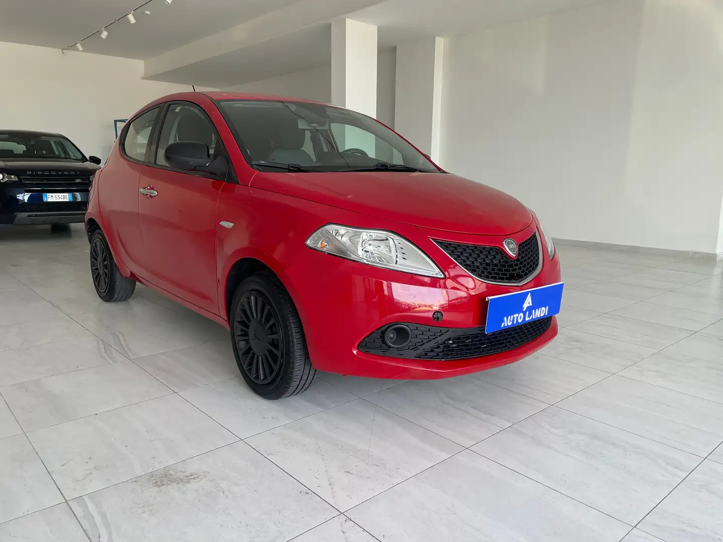 Lancia Ypsilon Ypsilon 1.0 firefly hybrid Gold Plus s Rojo - 2