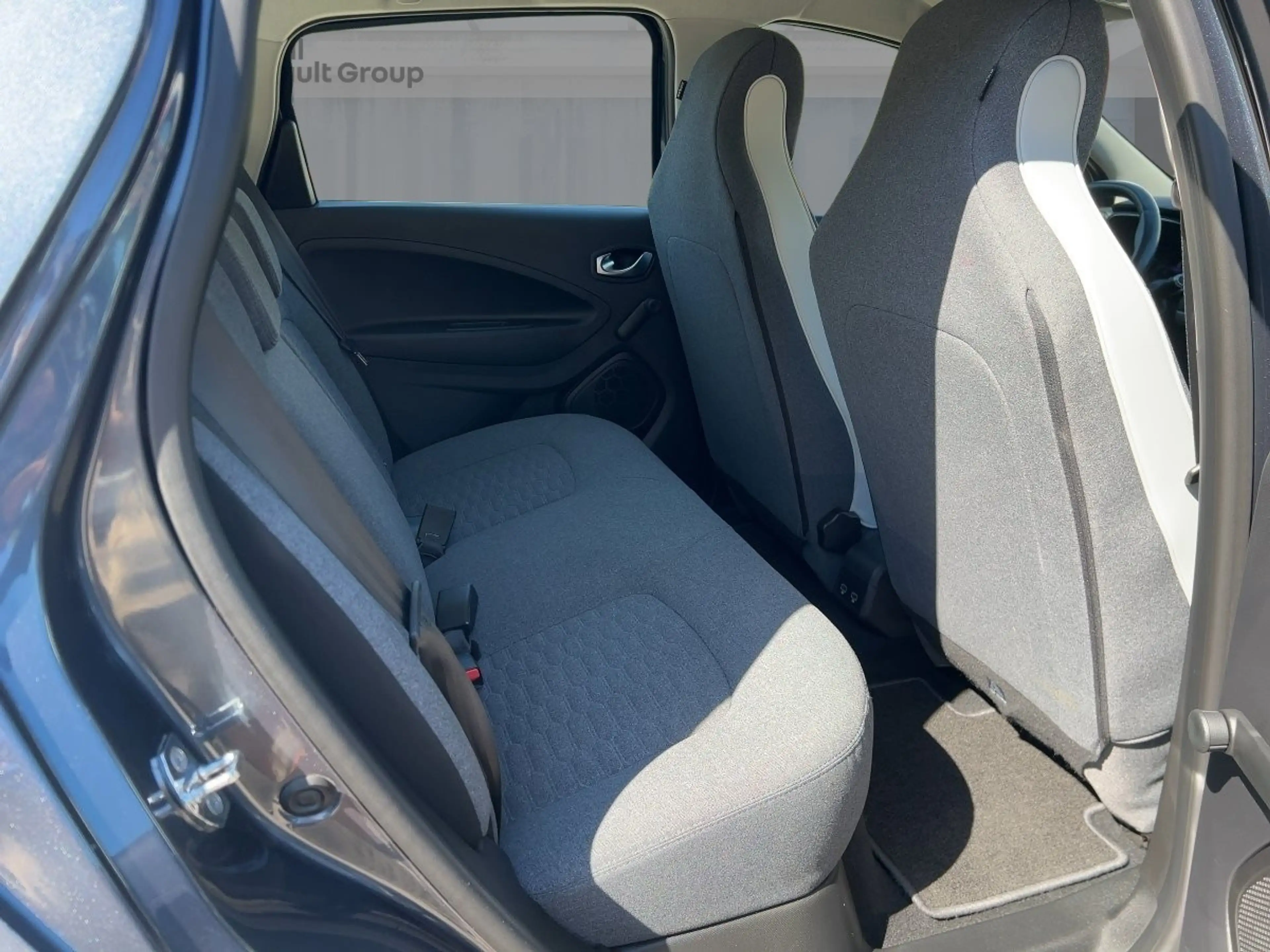 Renault ZOE R110 Z.E. 50 Experience — photo 9