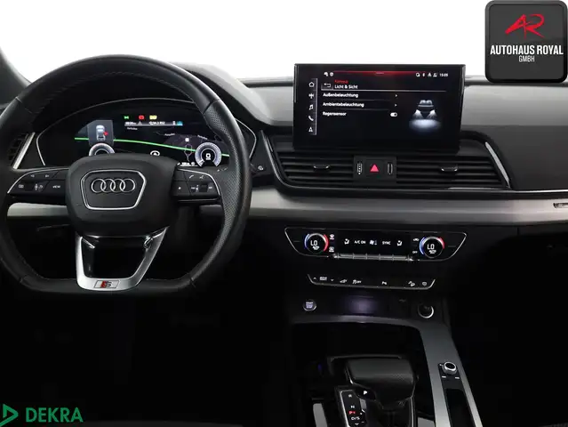 Audi Q5 view 11