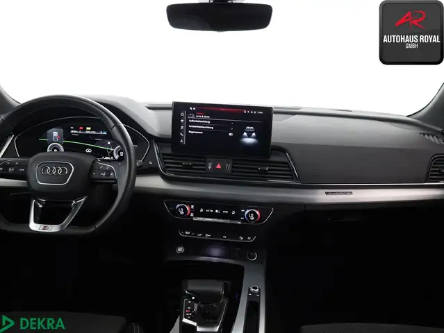 Audi Q5 view 10