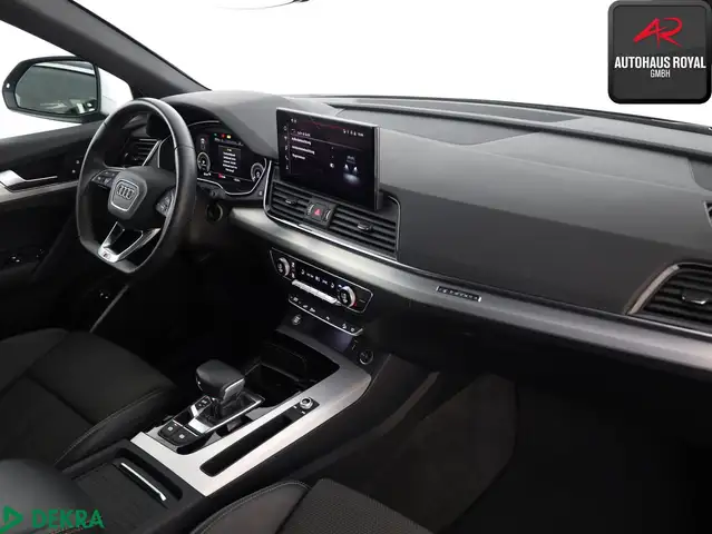 Audi Q5 view 9