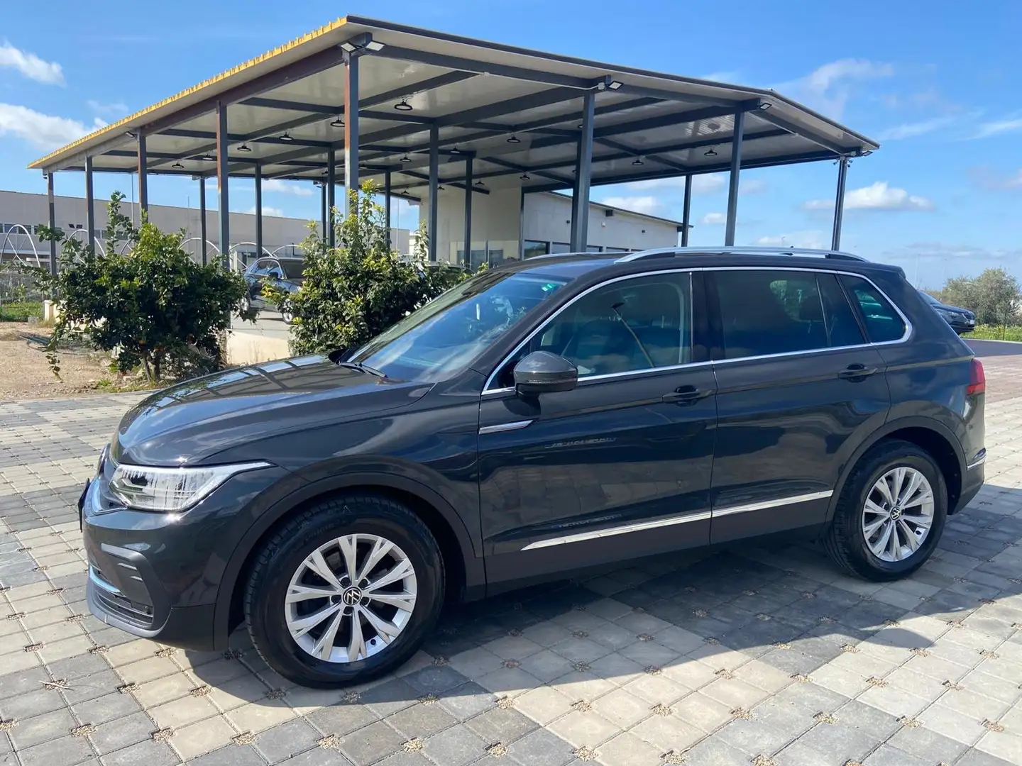 Volkswagen Tiguan Tiguan 2.0 tdi Life 150cv dsg Grigio - 1