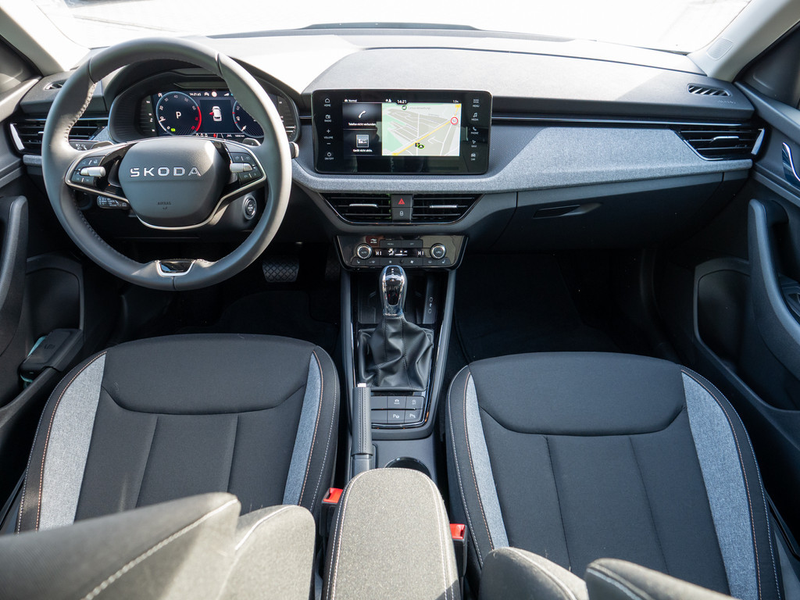 Skoda Kamiq 1.5 TSI Tour PDC NAVI ACC LED — photo 6