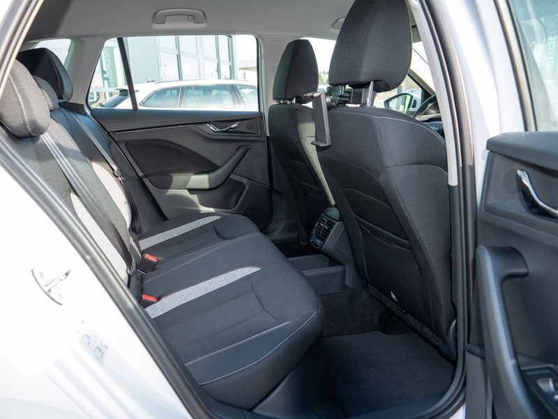 Skoda Kamiq 1.5 TSI Tour PDC NAVI ACC LED — photo 4