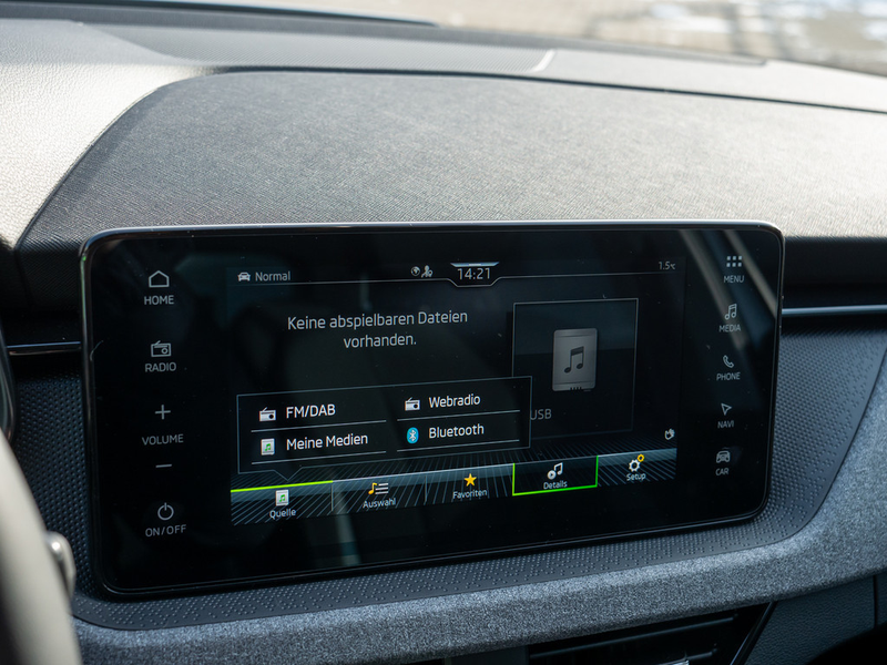Skoda Kamiq 1.5 TSI Tour PDC NAVI ACC LED — photo 10