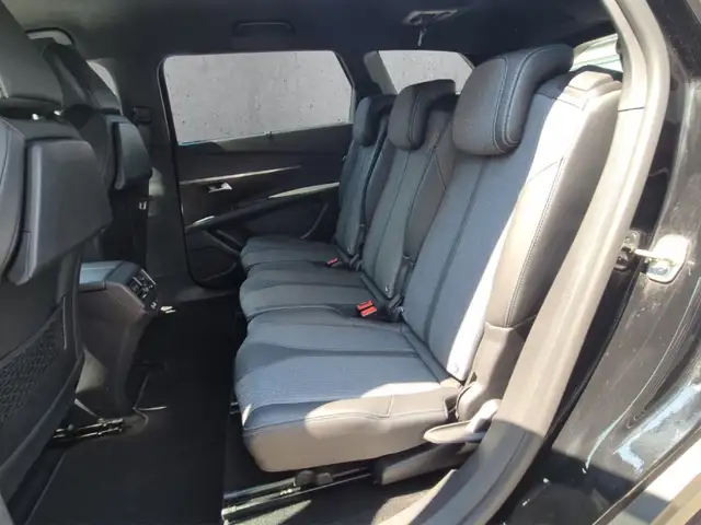 Peugeot 5008 view 8