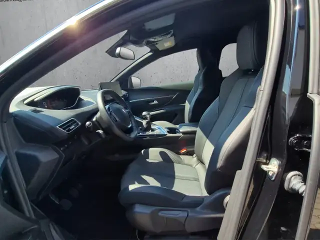 Peugeot 5008 view 9