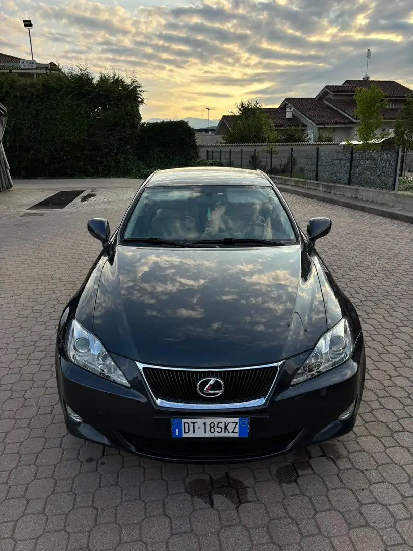 Lexus IS 220d 2.2 Luxury Nero - 1