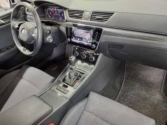 Skoda Superb view 12