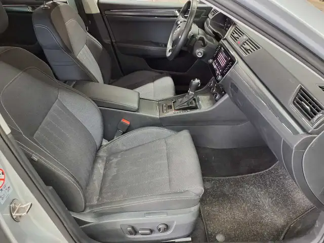 Skoda Superb view 11