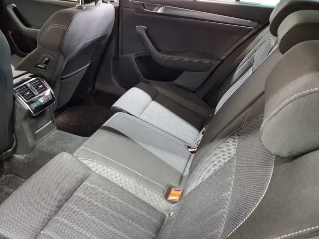 Skoda Superb view 8