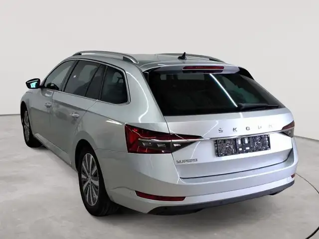 Skoda Superb view 2