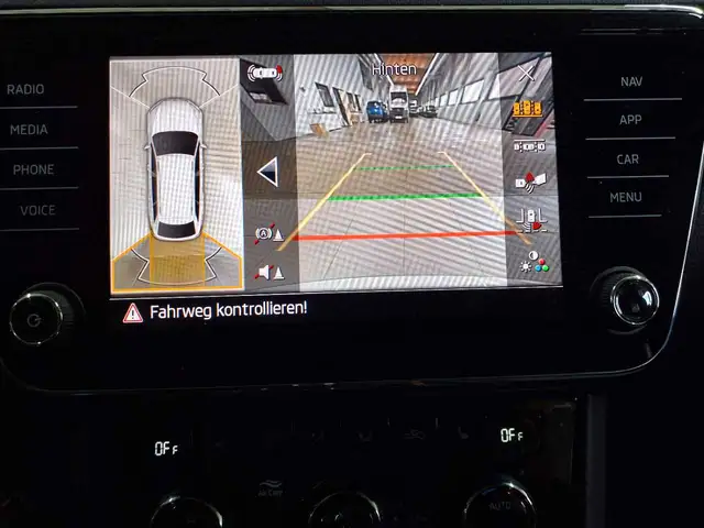 Skoda Superb view 13