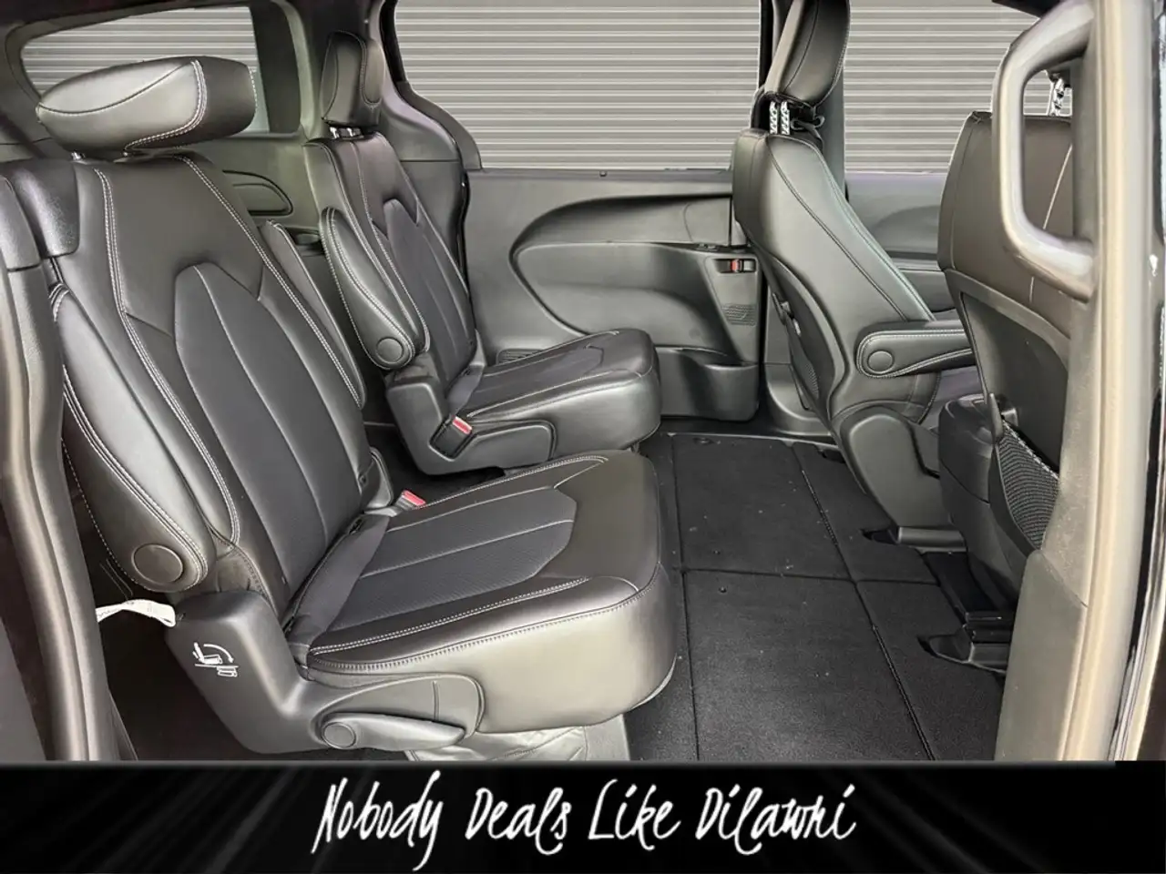 Chrysler Grand Caravan photo Chrysler Grand Caravan