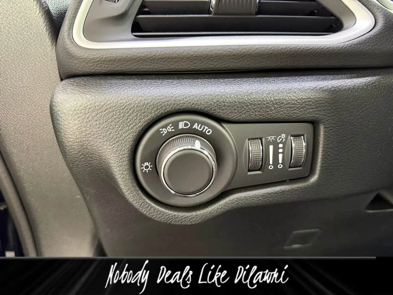 Chrysler Grand Caravan photo Chrysler Grand Caravan