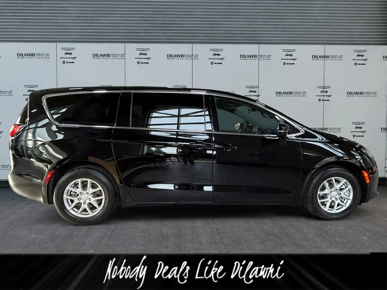 Chrysler Grand Caravan photo Chrysler Grand Caravan