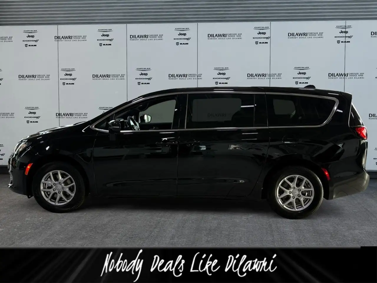 Chrysler Grand Caravan photo Chrysler Grand Caravan