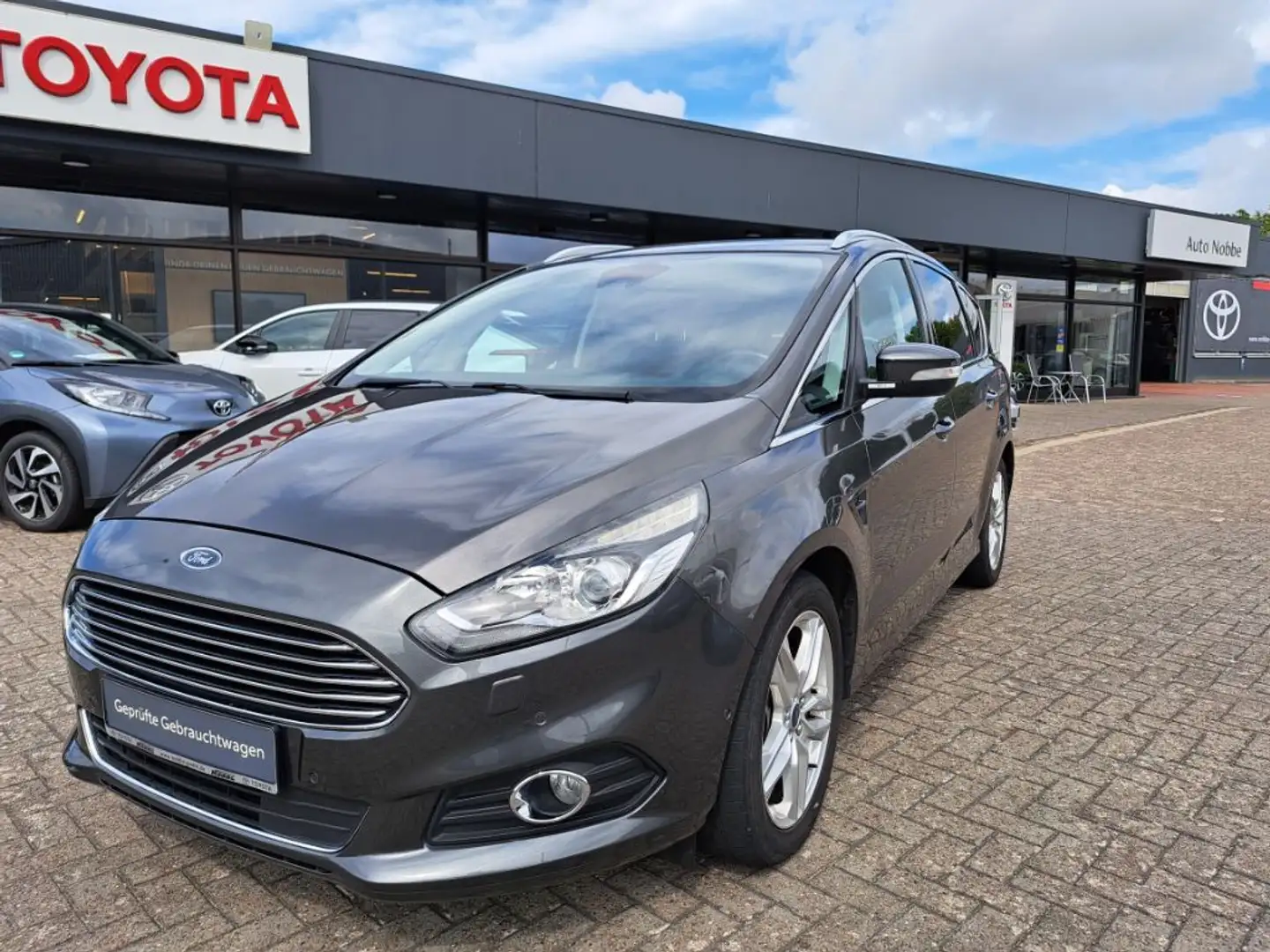 Ford S-Max 2.0 TDCi Aut. Trend Grijs - 2