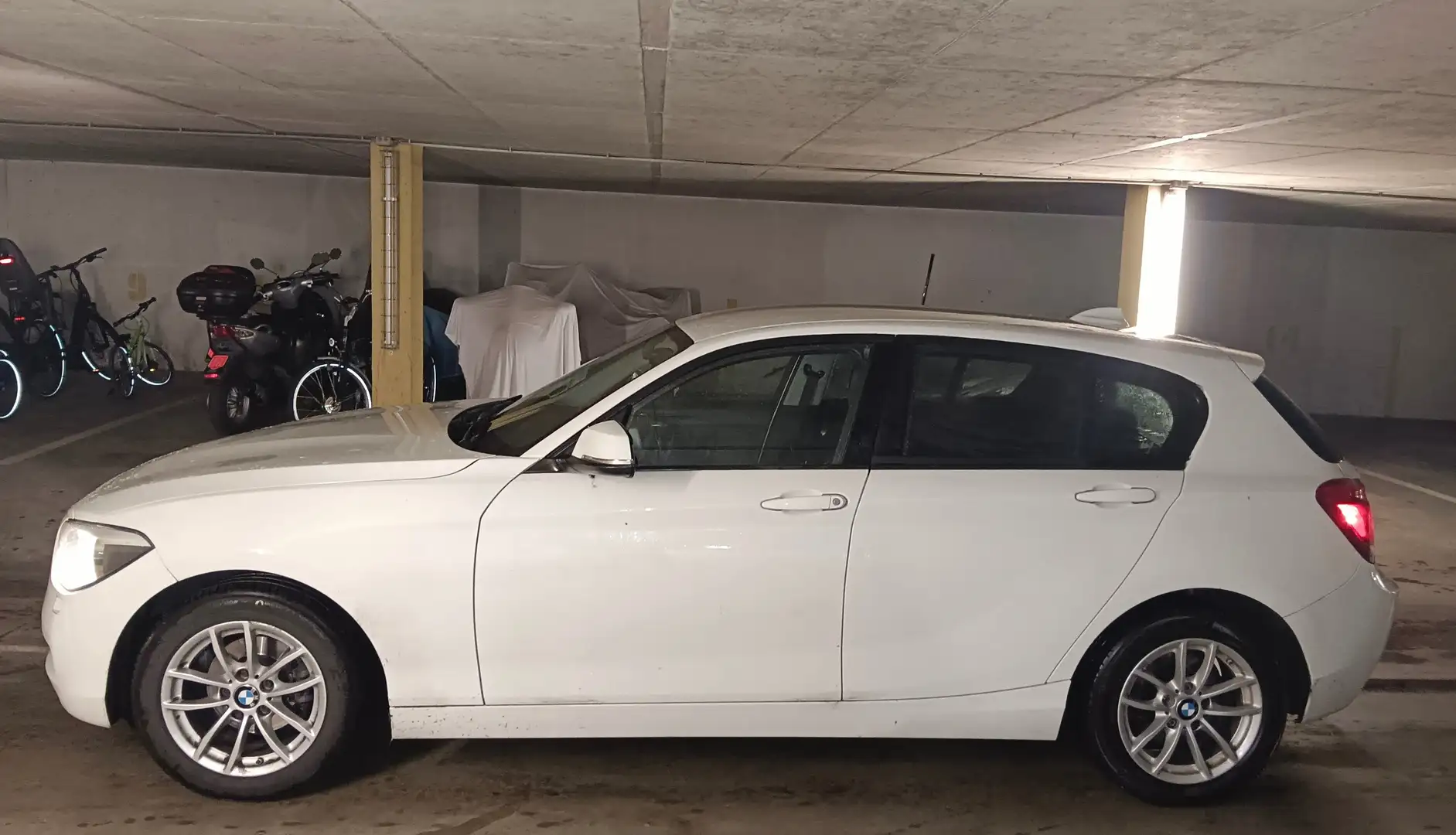 BMW 114 114i - 2