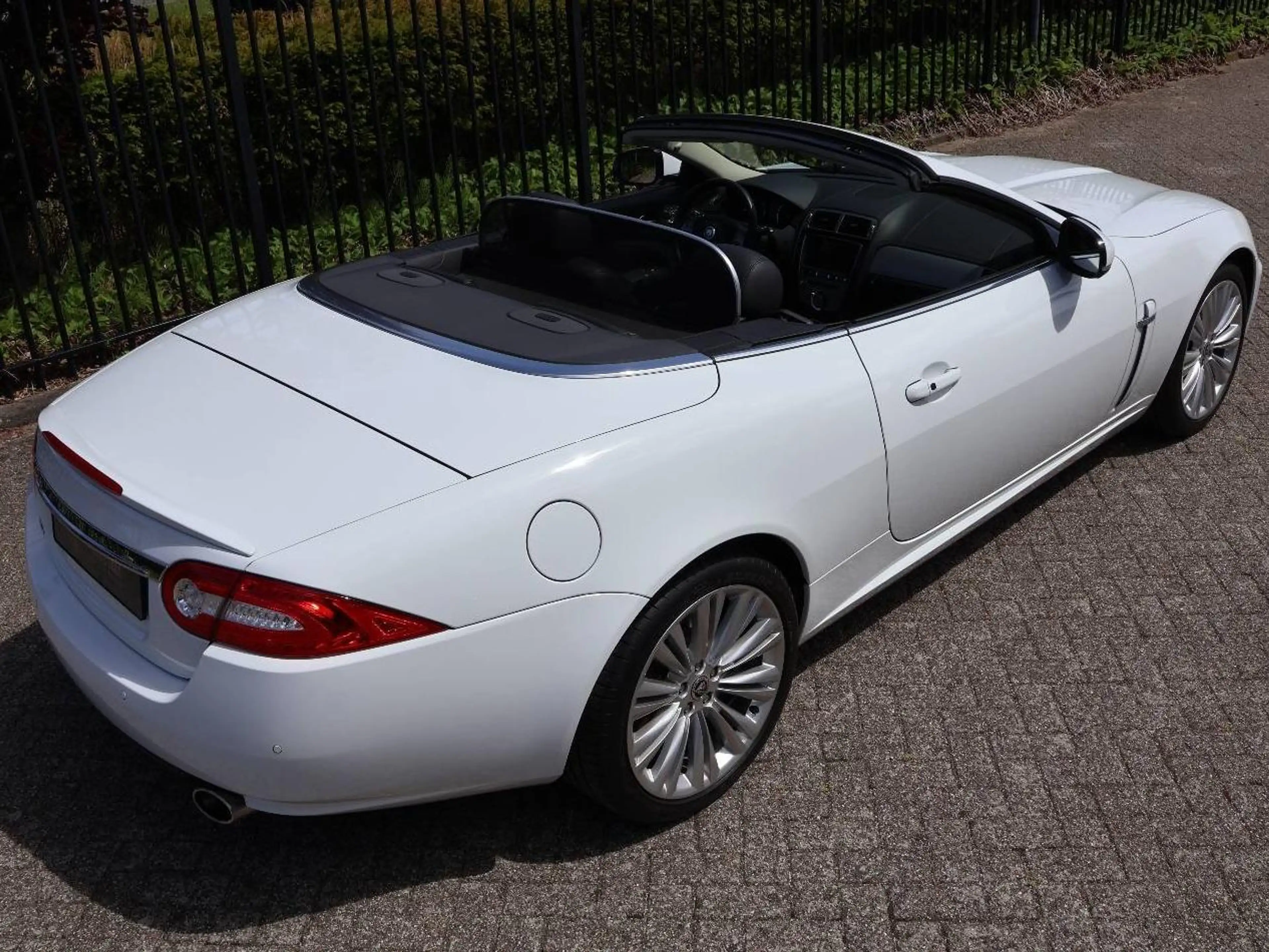 Jaguar XK 5.0 V8 Convertible — photo 10