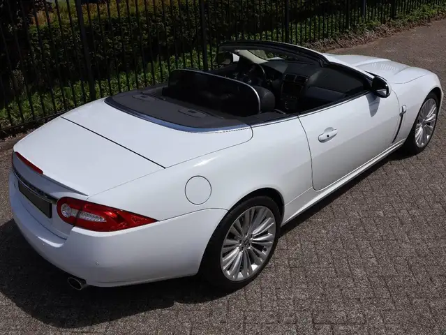 Jaguar XK view 10