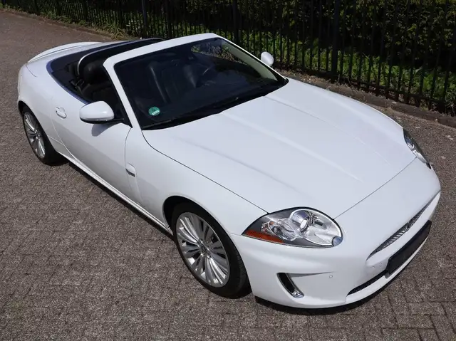 Jaguar XK view 14