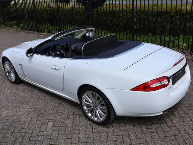 Jaguar XK view 5