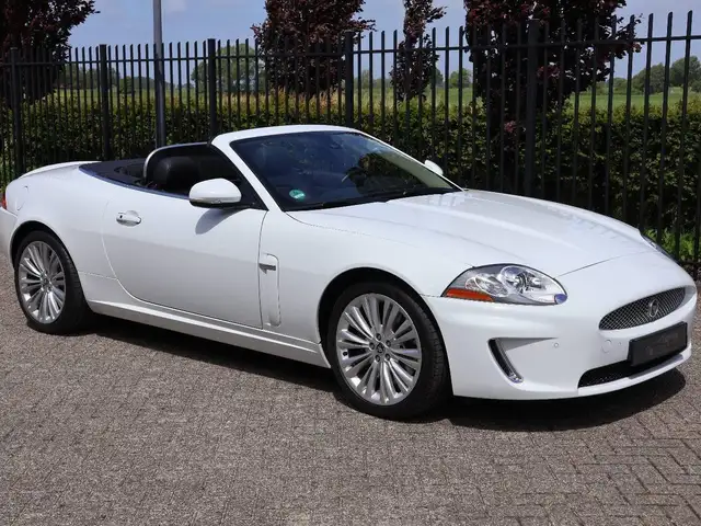 Jaguar XK view 13
