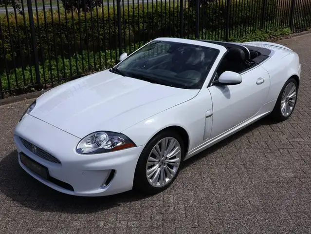 Jaguar XK view 2