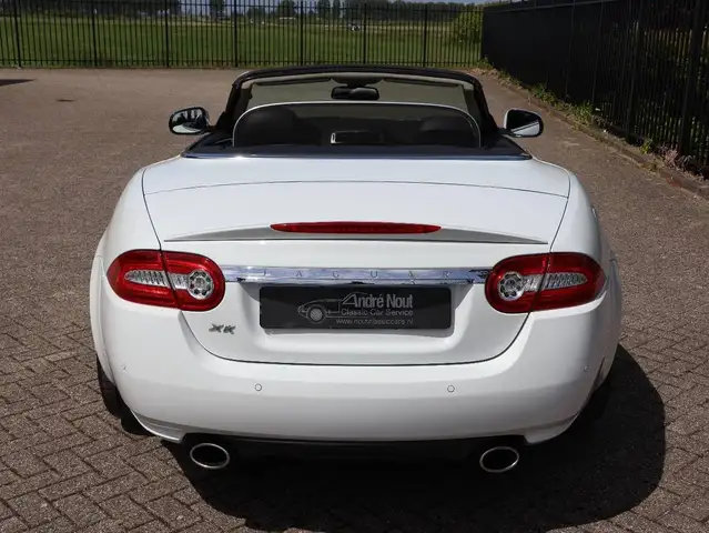 Jaguar XK view 7