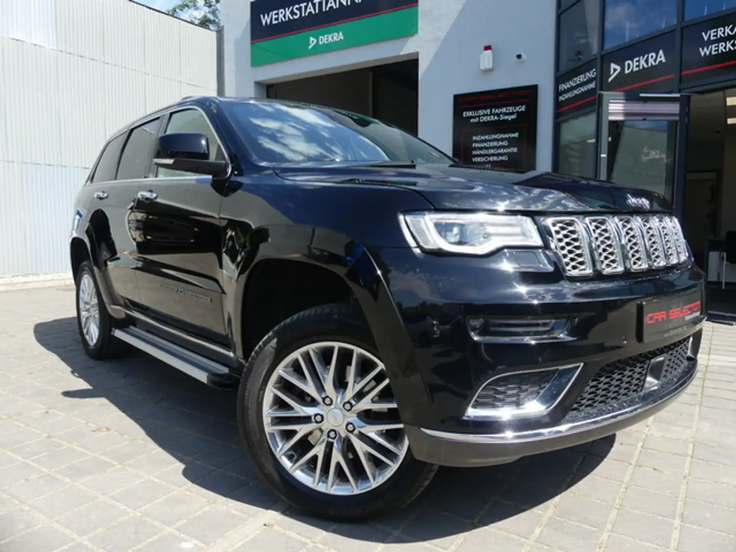 Jeep Grand Cherokee 3.0 CRD Summit PANO/KAM/ACC/20LM Černá - 1