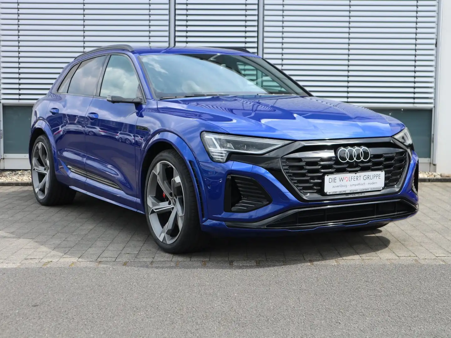 Audi SQ8 e-tron quattro PANO*ACC*HUD*B&O Blau - 2