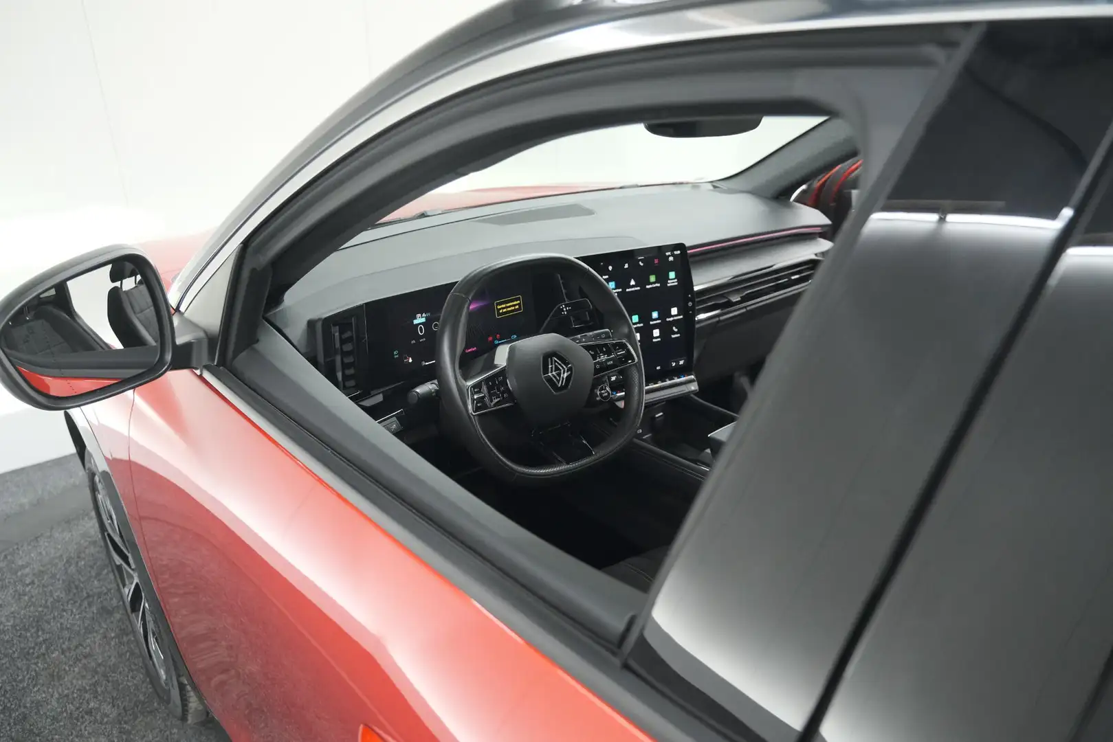 Renault Austral 1.2 E-Tech full hybrid 200 techno | Panoramadak | Rouge - 2