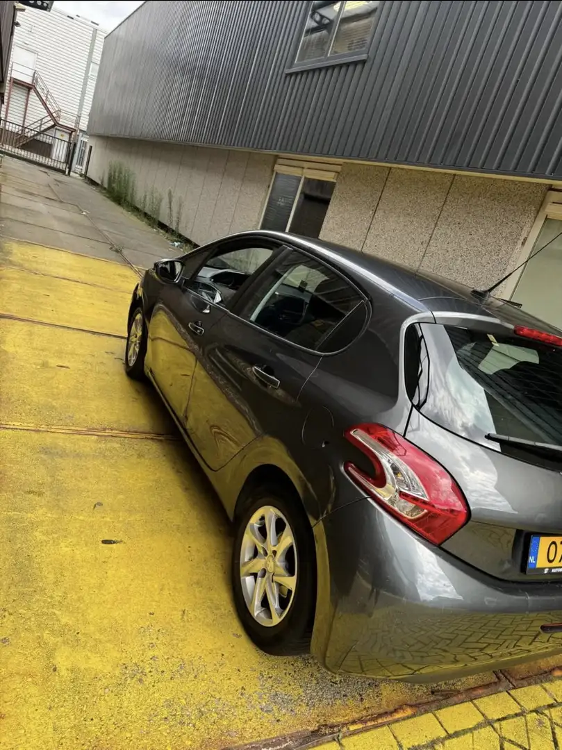 Peugeot 208 1.4 VTi Active Grijs - 2