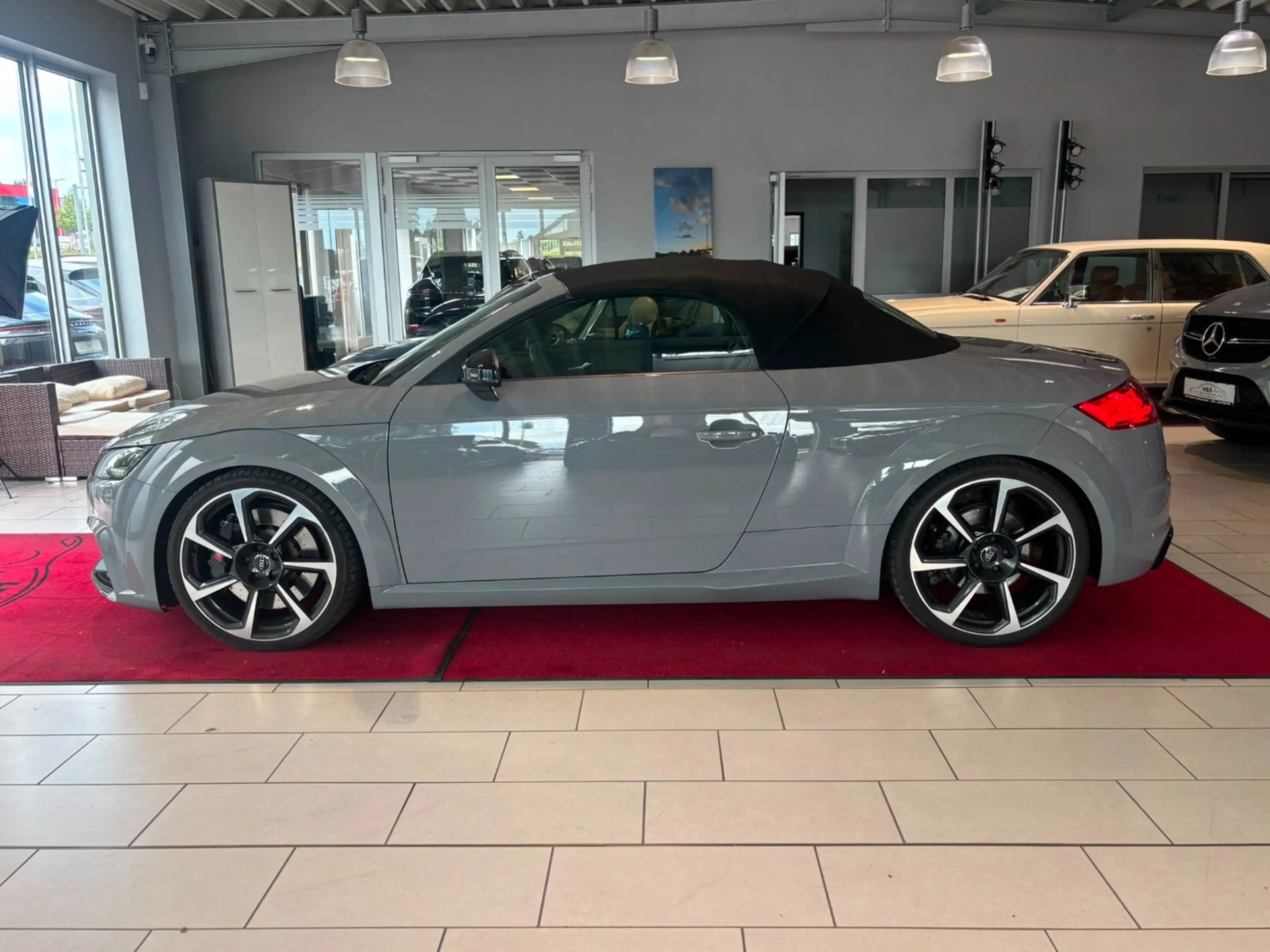 Audi TT RS Roadster 2.5 TFSI quattro — photo 2