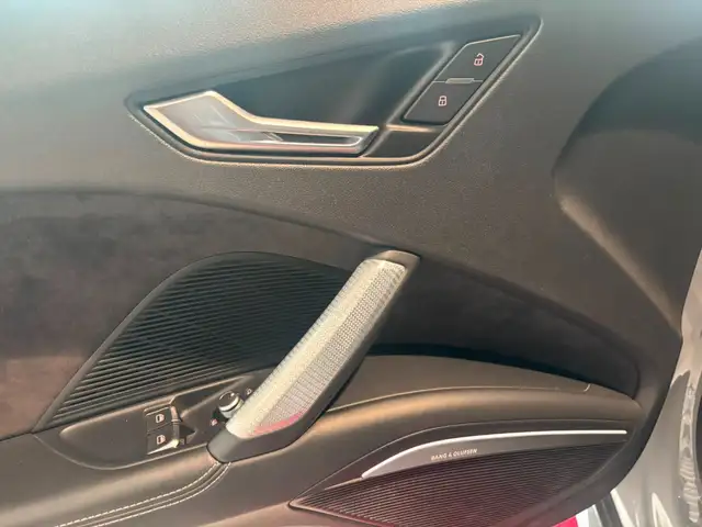 Audi TT view 13