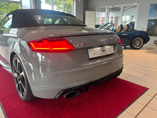 Audi TT view 4