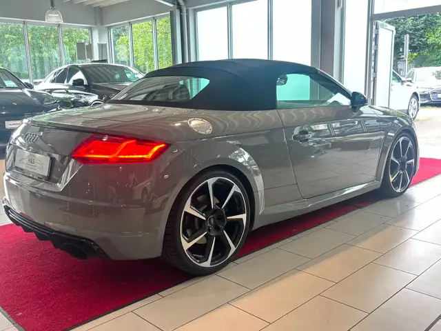 Audi TT view 7