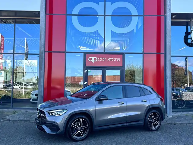 Mercedes-Benz GLA 250 e AMG Line | Panorama | Camera | Parksens | Sfeerv