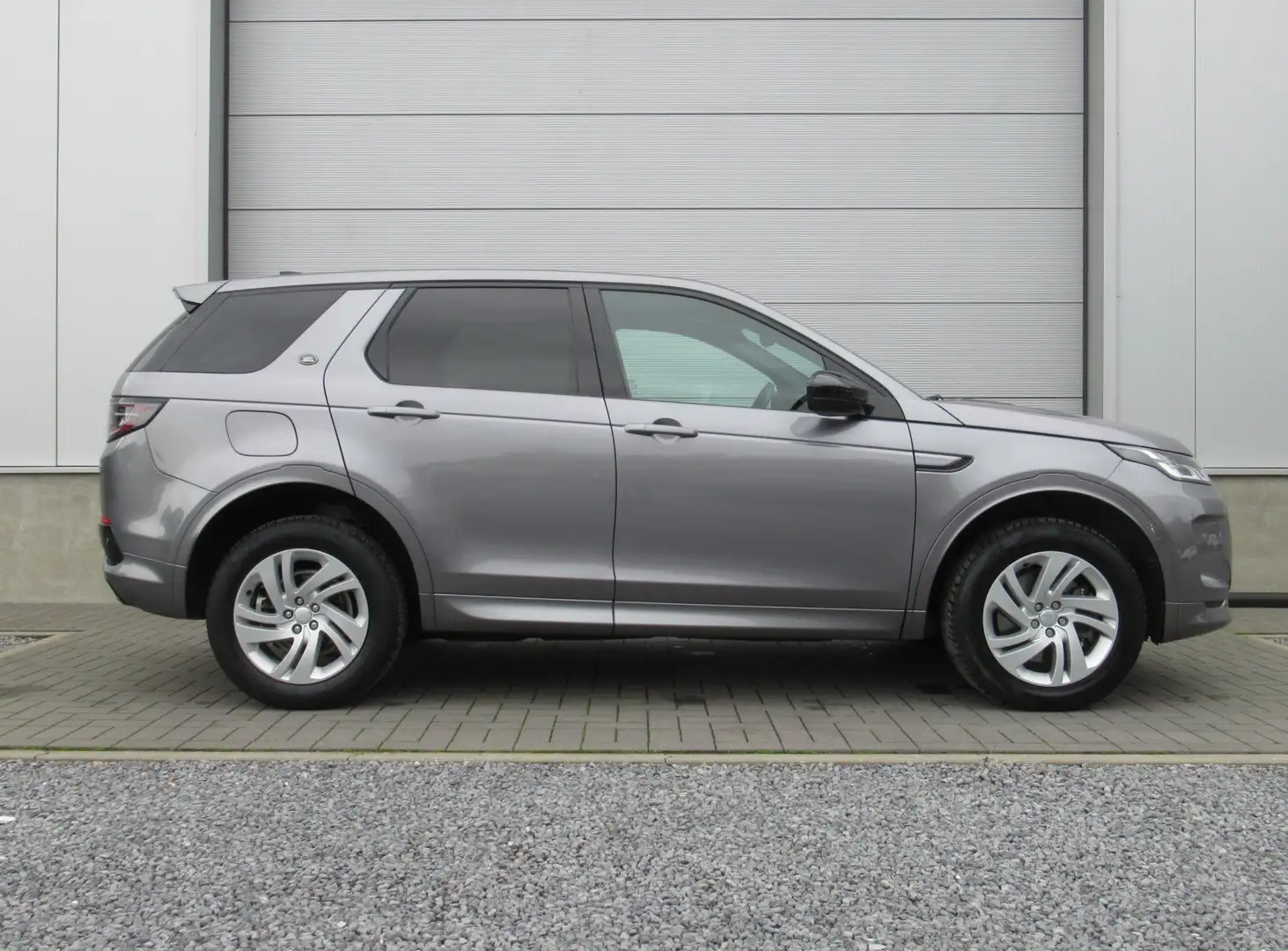 Land Rover Discovery Sport 2.0 TD4 / R-Dynamic / € 18.999 netto / Black / Grau - 2