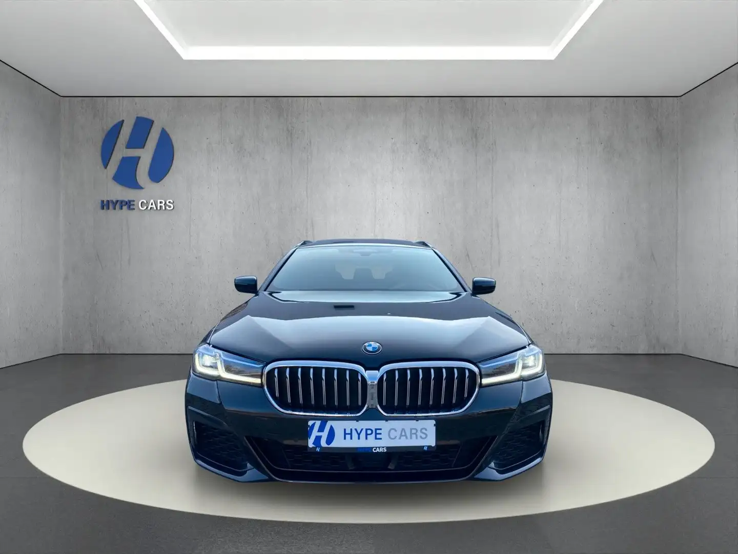 BMW 530 i xDrive M Sport Pano Laser  ACC HUD RFK AHK Schwarz - 2