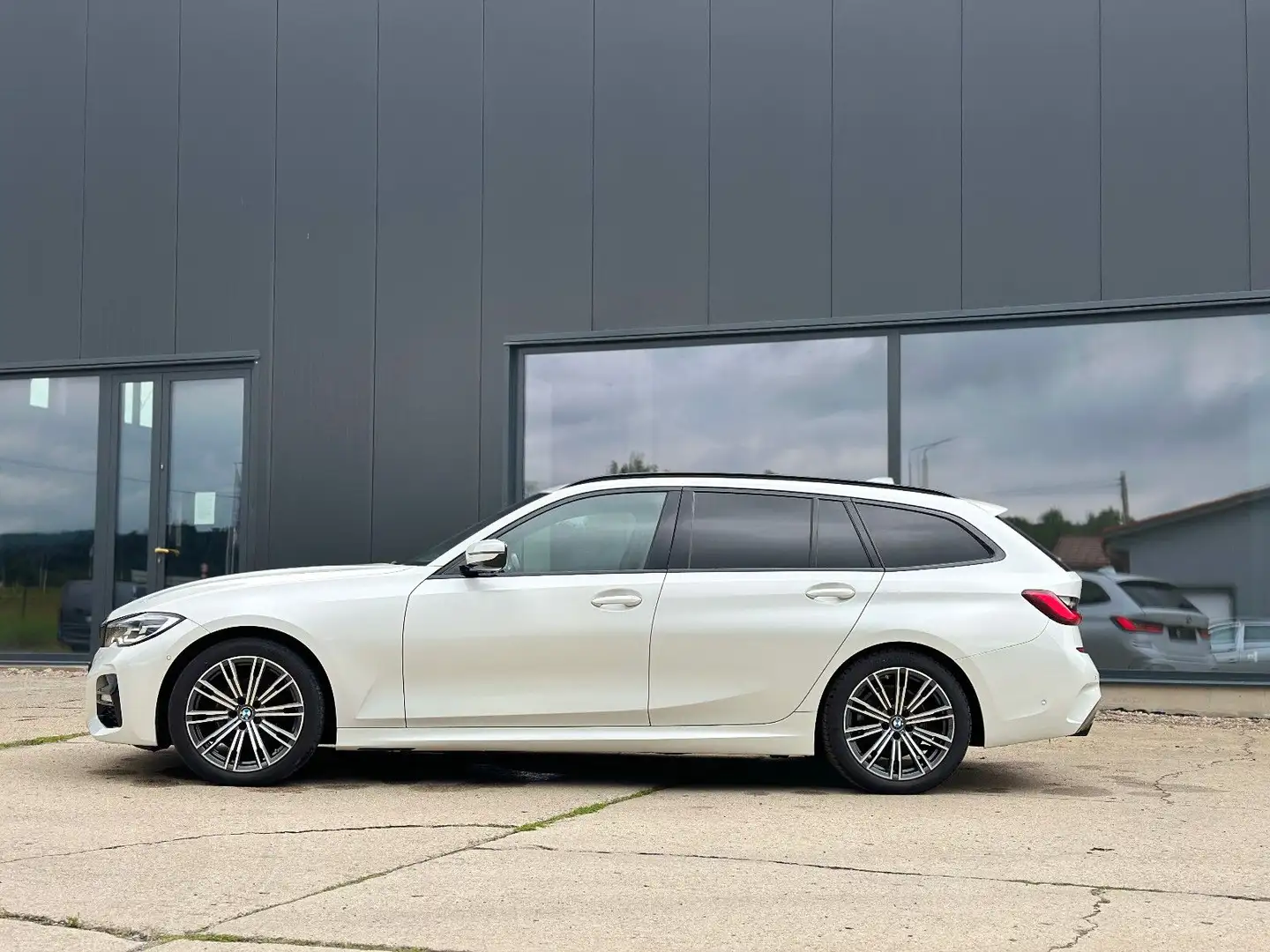 BMW 320 d M Sport Touring H&K KAMERA NAVI UVM. Blanc - 2