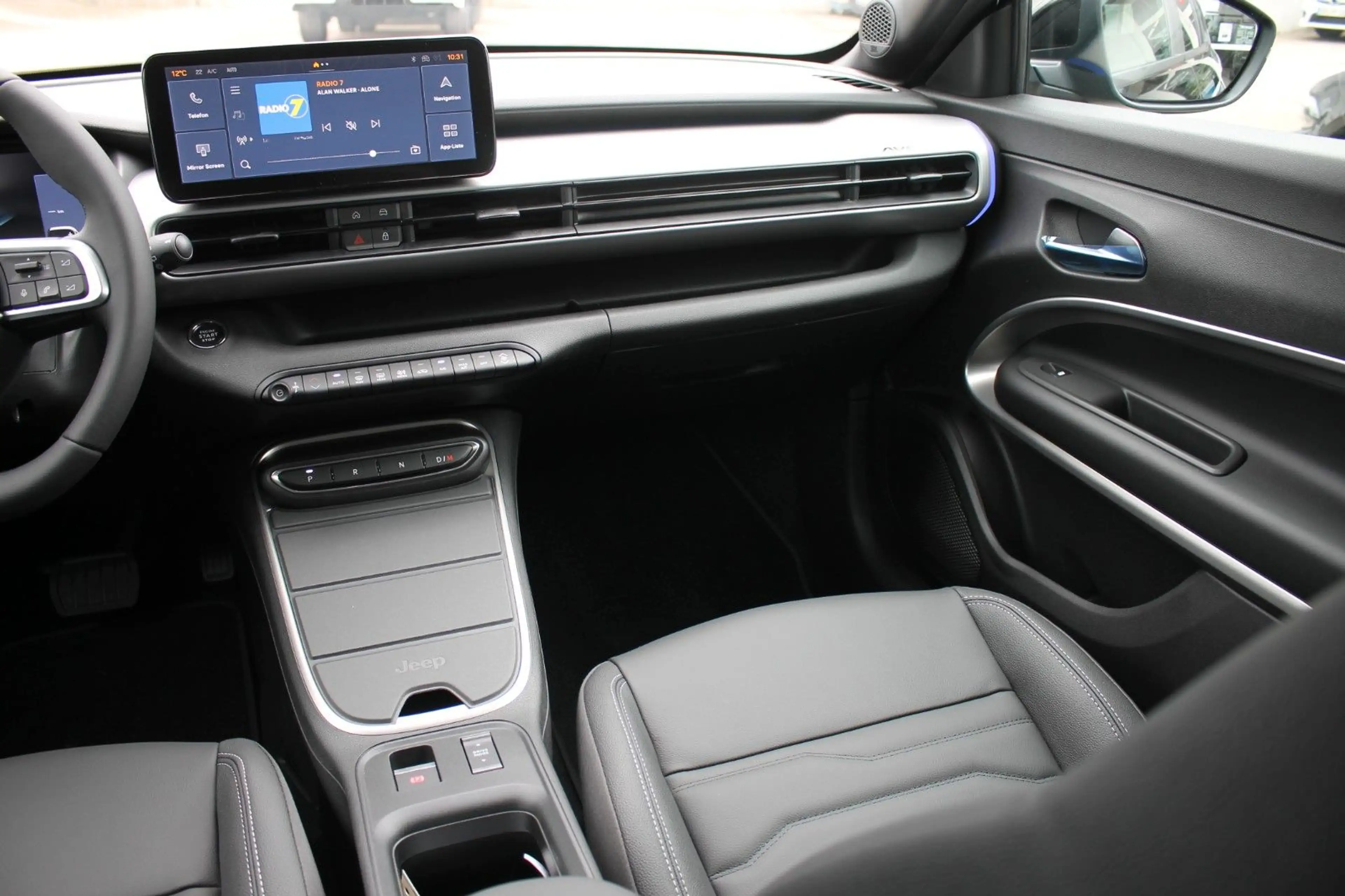 Jeep Avenger Summit Mild-Hybrid — photo 15