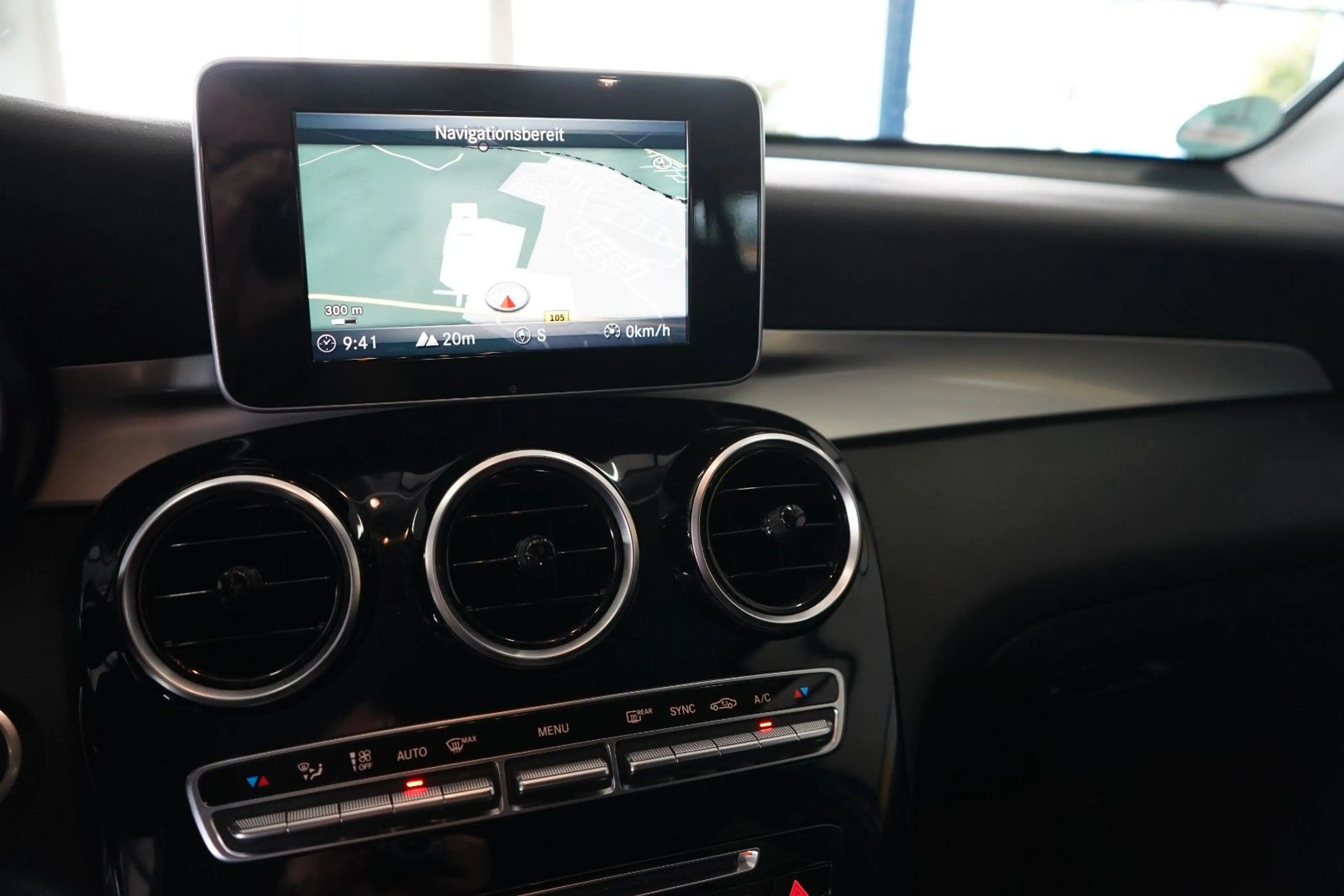 Mercedes-Benz GLC 250 4Matic AUTOMATIK / XENON / NAVI / R-KAM — photo 13