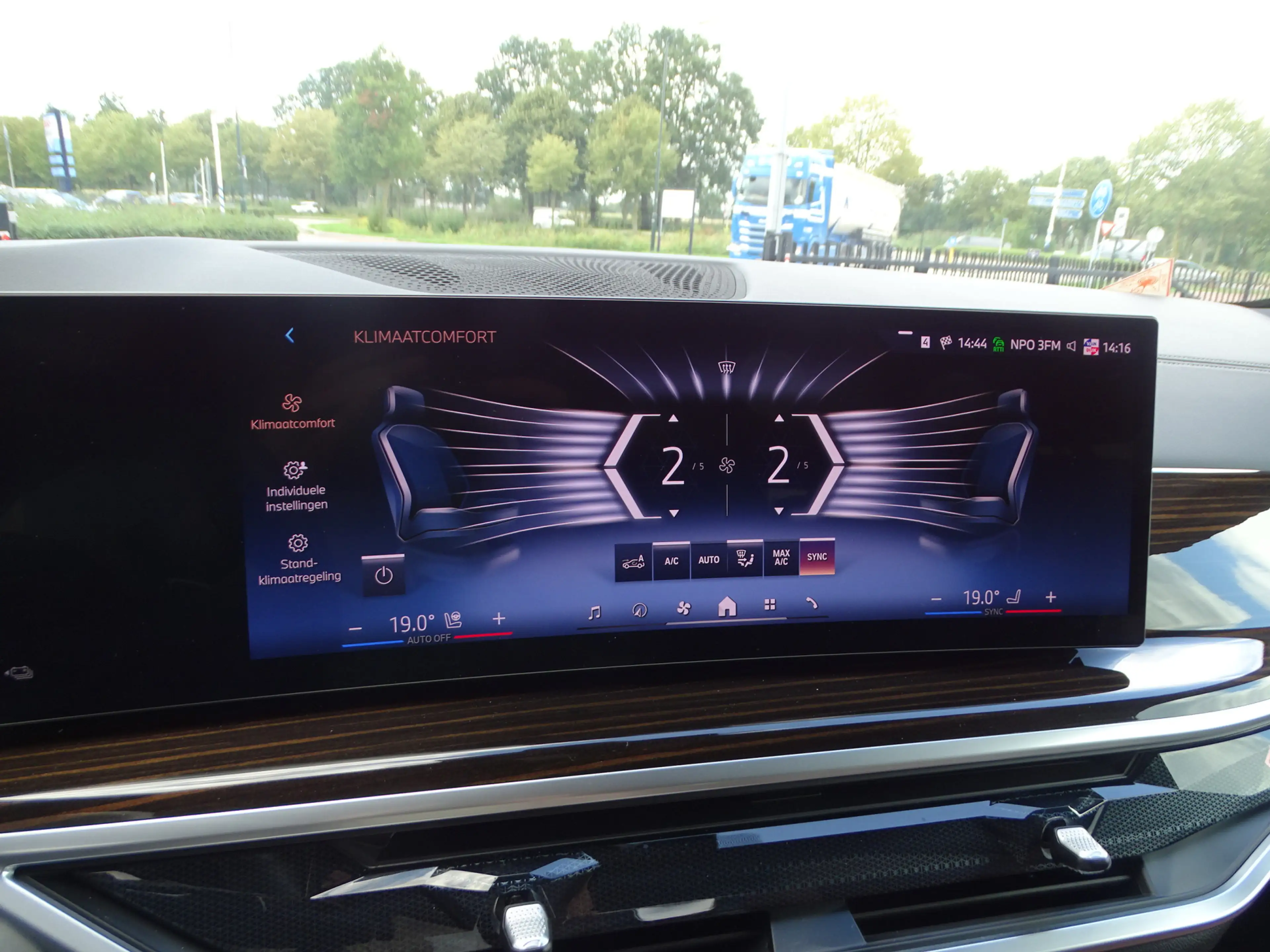 BMW X5 xDrive50e M Sport Trekhaak Integral Active Steerin — photo 40